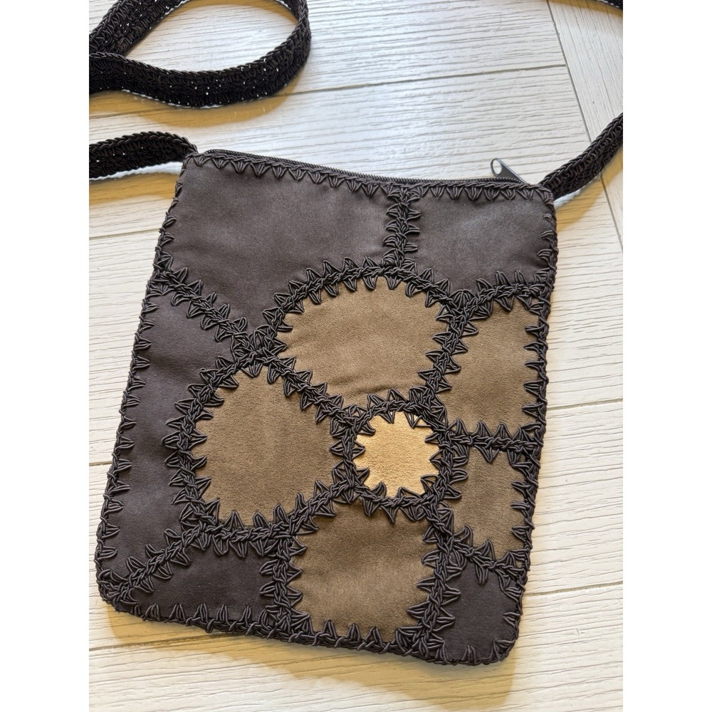 VTG Frankie & Johnnieโ Brown Patchwork Flower Macramรฉ Crochet Crossbody Purse